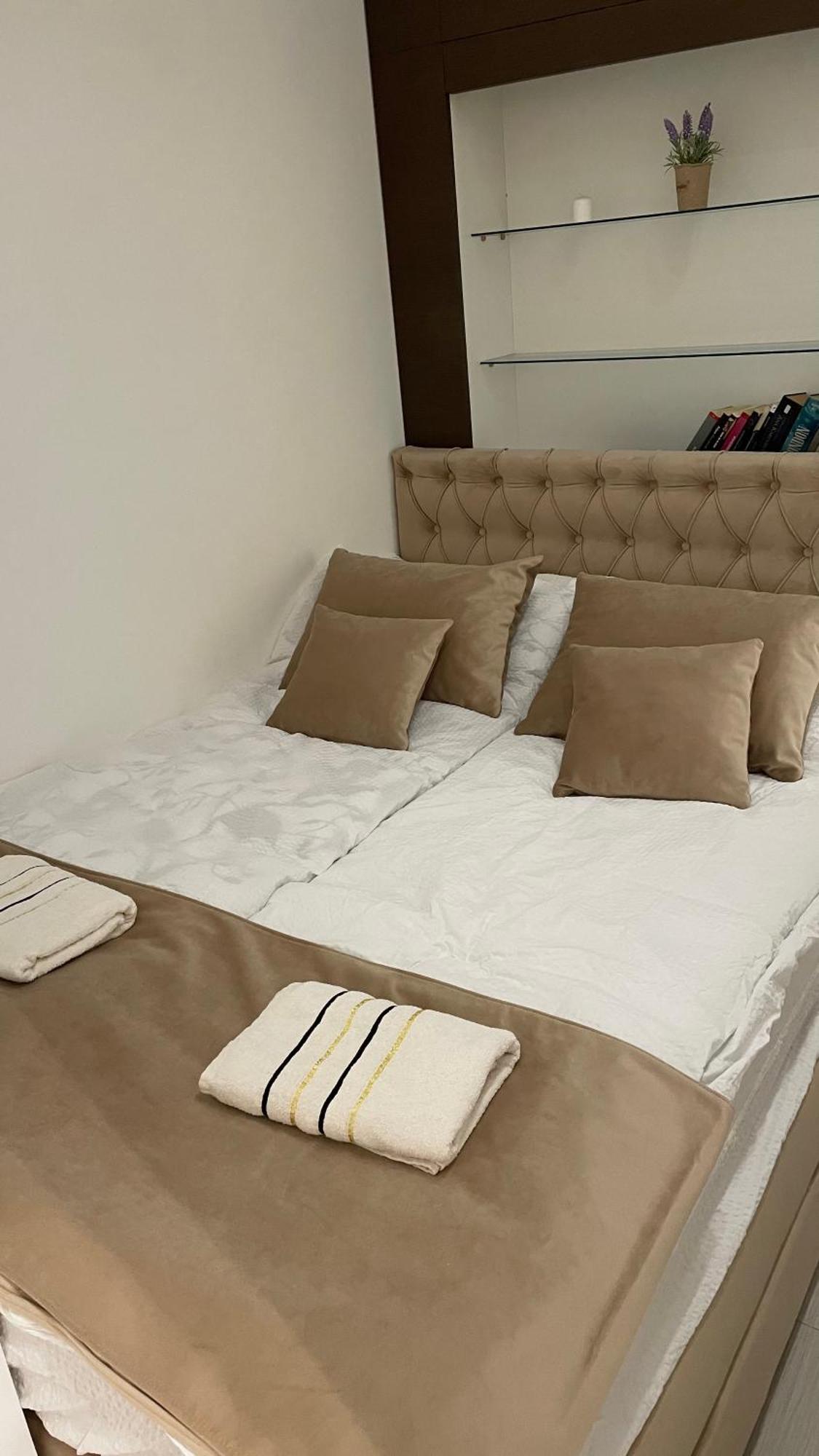 Tim Apartment Sarajevo With Private Parking エクステリア 写真